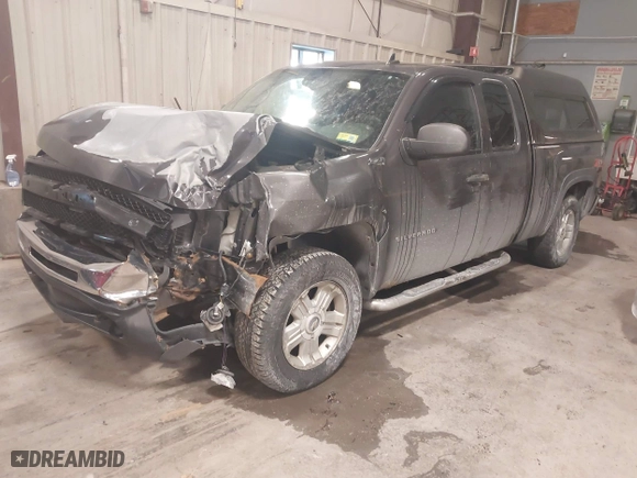 2010 Chevrolet Silverado 1500 LT with VIN 1GCSKSE34AZ261209, listed as a IAAI auction lot 41618235 with 188,408 mi miles. Bid and sale history available at carsss.com. Image 17.