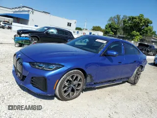 2022 BMW i4 eDrive40 z VIN WBY73AW02NFN19976, wystawiony jako Copart lot #46701495 z przebiegiem 13 267 mil mil oraz Szkoda całkowita • Salvage title. Historia ofert i sprzedaży dostępna na DreamBid. Obrazek 1.