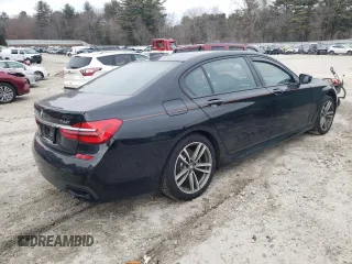 2019 BMW 7 Series 740i xDrive with VIN WBA7E4C52KGV70538, listed as a Copart auction lot 39724903 with 37,137 mi miles. Bid and sale history available at carsss.com. Image 3.