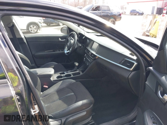 2019 Kia Optima LX with VIN 5XXGT4L37KG368275, listed as a IAAI auction lot 41633444 with 81,136 mi miles. Bid and sale history available at carsss.com. Image 5.