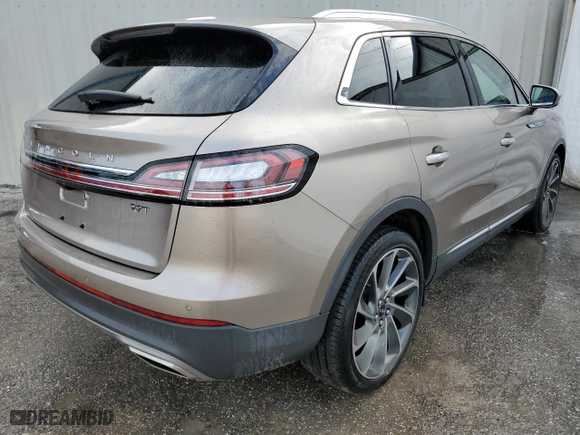 2019 Lincoln Nautilus Reserve with VIN 2LMPJ6LP0KBL17821, listed as a Copart auction lot 64954332 with 35,620 mi miles. Bid and sale history available at carsss.com. Image 4.