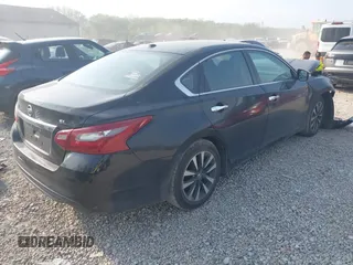 2018 Nissan Altima SR with VIN 1N4AL3AP9JC166595, listed as a IAAI auction lot 42138175 with 98,377 mi miles and . Bid and sale history available at carsss.com. Image 4.