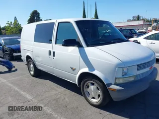 2004 Chevrolet Astro Cargo Van with VIN 1GCDM19X14B104664, listed as a IAAI auction lot 40177716 with 219,901 mi miles. Bid and sale history available at carsss.com. Image 1.
