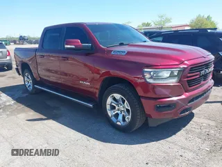 2019 Ram 1500 Big Horn z VIN 1C6SRFFT1KN726854, wystawiony jako IAAI lot #42240401 z przebiegiem 82 545 mil mil oraz . Historia ofert i sprzedaży dostępna na DreamBid. Obrazek 1.