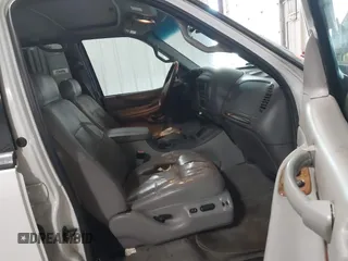 2002 Lincoln Navigator z VIN 5LMFU28R32LJ18485, wystawiony jako IAAI lot #41718606 z przebiegiem 228 590 mil mil oraz . Historia ofert i sprzedaży dostępna na DreamBid. Obrazek 5.