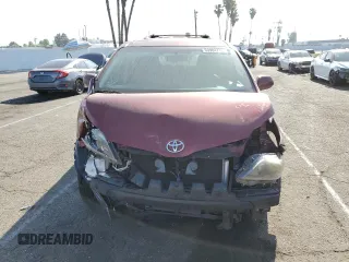 2017 Toyota Sienna SE with VIN 5TDXZ3DC3HS880002, listed as a Copart auction lot 53904715 with 159,132 mi miles and Salvage title. Bid and sale history available at DreamBid. Image 5.