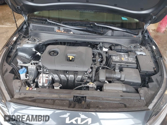 2024 Kia Forte LXS z VIN 3KPF24AD9RE827562, wystawiony jako IAAI lot #41943586 z przebiegiem 9 034 mil mil oraz . Historia ofert i sprzedaży dostępna na DreamBid. Obrazek 10.