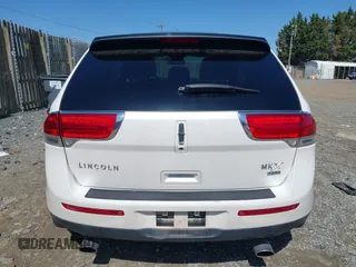 2013 Lincoln MKX with VIN 2LMDJ8JK7DBL13659, listed as a IAAI auction lot 41922667 with 113,858 mi miles. Bid and sale history available at carsss.com. Image 15.