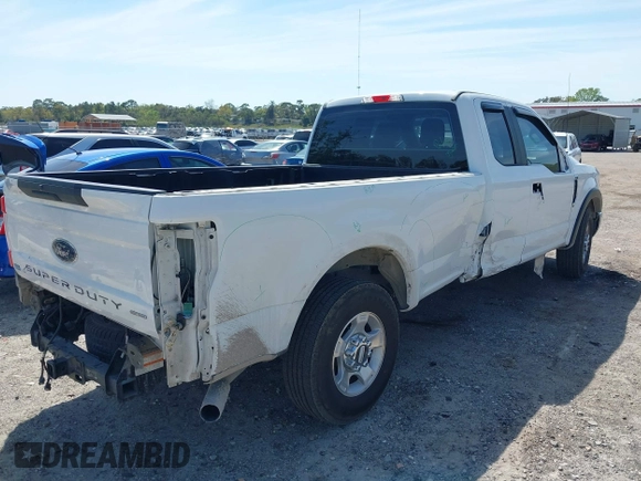 2017 Ford F-250 XLT with VIN 1FT7X2A65HEC84281, listed as a IAAI auction lot 41807451 with 50,208 mi miles and . Bid and sale history available at DreamBid. Image 4.