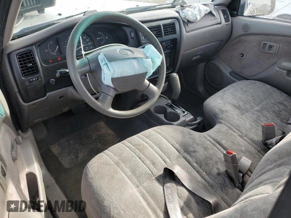2001 Toyota Tacoma z VIN 5TENL42N71Z825712, wystawiony jako Copart lot #85232384 z przebiegiem 168 948 mil mil oraz Szkoda całkowita • Salvage title. Historia ofert i sprzedaży dostępna na DreamBid. Obrazek 8.