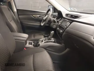 2019 Nissan Rogue SV with VIN KNMAT2MV4KP509533, listed as a IAAI auction lot 41939103 with 68,071 mi miles. Bid and sale history available at carsss.com. Image 5.