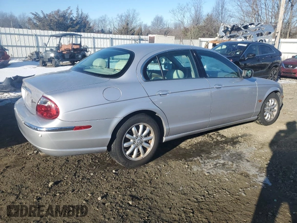 2001 Jaguar S-Type with VIN SAJDA01PX1GM07098, listed as a Copart auction lot 41998545 with 57,362 mi miles and Clean Title. Bid and sale history available at DreamBid. Image 3.