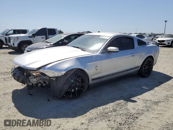 2012 Ford Mustang Premium z VIN 1ZVBP8AM7C5237576, wystawiony jako Copart lot #60374995 z przebiegiem 123 061 mil mil oraz Szkoda całkowita • Salvage title. Historia ofert i sprzedaży dostępna na DreamBid. Obrazek 1.