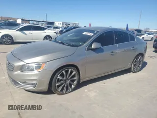 2015 Volvo S60 T5 Drive-E Platinum with VIN YV126MFM8F2361637, listed as a Copart auction lot 43583415 with 82,347 mi miles and Salvage Title. Bid and sale history available at carsss.com. Image 1.