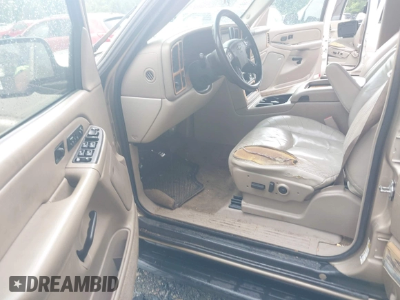 2005 Chevrolet Suburban LT with VIN 1GNFK16Z35J213484, listed as a IAAI auction lot 42251630 with 384,604 mi miles and . Bid and sale history available at DreamBid. Image 5.