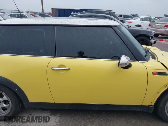 2005 MINI Hardtop with VIN WMWRC33505TK62367, listed as a IAAI auction lot 42397651 with Not provided miles and . Bid and sale history available at DreamBid. Image 13.