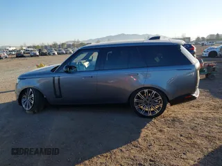 2023 Land Rover Range Rover SE z VIN SALKP9E78PA086430, wystawiony jako IAAI lot #41336935 z przebiegiem 7 831 mil mil oraz . Historia ofert i sprzedaży dostępna na DreamBid. Obrazek 14.