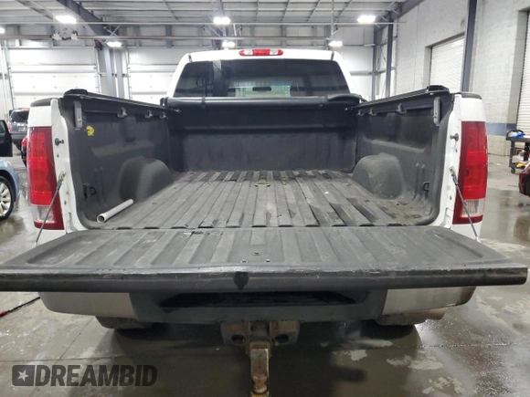 2011 GMC Sierra 2500HD SLE z VIN 1GT120C80BF152148, wystawiony jako Copart lot #75764754 z przebiegiem 193 798 mil mil oraz Szkoda całkowita • Salvage title. Historia ofert i sprzedaży dostępna na DreamBid. Obrazek 6.
