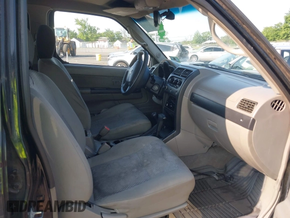 2002 Nissan Xterra XE z VIN 5N1ED28Y82C521190, wystawiony jako IAAI lot #42469865 z przebiegiem 210 507 mil mil oraz . Historia ofert i sprzedaży dostępna na DreamBid. Obrazek 5.