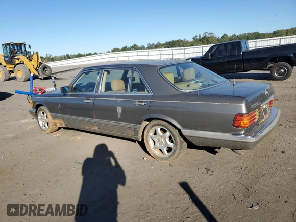 1989 Mercedes-Benz 560 with VIN WDBCA39D1KA429080, listed as a Copart auction lot 75631614 with 178,048 mi miles and Salvage Title. Bid and sale history available at DreamBid. Image 2.
