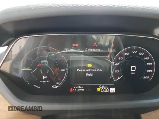 2023 Audi e-tron GT Premium Plus z VIN WAUFJBFW2P7003754, wystawiony jako Copart lot #53279094 z przebiegiem 7286 mil mil oraz . Historia ofert i sprzedaży dostępna na DreamBid. Obrazek 9.