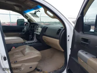 2007 Toyota Tundra SR5 with VIN 5TFRV54117X023474, listed as a IAAI auction lot 41557636 with 259,823 mi miles. Bid and sale history available at carsss.com. Image 5.