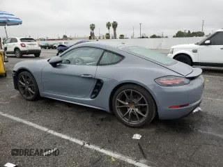 2024 Porsche 718 Cayman z VIN WP0AA2A88RK255448, wystawiony jako Copart lot #49847655 z przebiegiem 16 047 mil mil oraz Szkody całkowita. Historia ofert i sprzedaży dostępna na DreamBid. Obrazek 2.