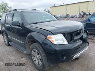 2008 Nissan Pathfinder SE z VIN 5N1AR18B98C637030, wystawiony jako IAAI lot #42295576 z przebiegiem 178 357 mil mil oraz . Historia ofert i sprzedaży dostępna na DreamBid. Obrazek 1.