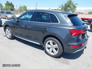 2019 Audi Q5 Premium with VIN WA1ANAFY2K2040638, listed as a IAAI auction lot 42095555 with 98,990 mi miles. Bid and sale history available at carsss.com. Image 3.