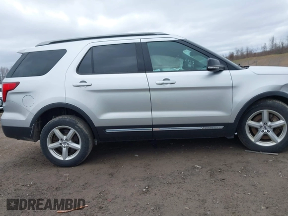 2017 Ford Explorer XLT with VIN 1FM5K8D81HGD94315, listed as a IAAI auction lot 41815160 with 97,022 mi miles and . Bid and sale history available at carsss.com. Image 13.