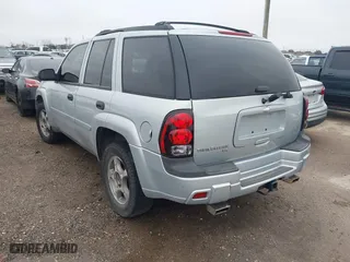 2008 Chevrolet TrailBlazer LT w/1LT with VIN 1GNDS13S482215189, listed as a IAAI auction lot 41605345 with 195,001 mi miles. Bid and sale history available at carsss.com. Image 3.