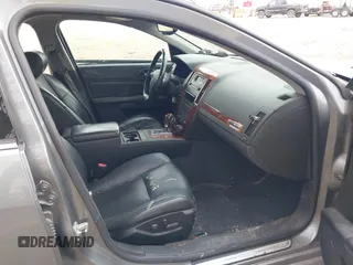 2006 Cadillac STS z VIN 1G6DW677860129248, wystawiony jako IAAI lot #42042675 z przebiegiem 152 956 mil mil oraz . Historia ofert i sprzedaży dostępna na DreamBid. Obrazek 5.