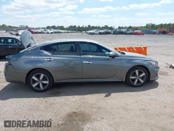2020 Nissan Altima S z VIN 1N4BL4BV9LC143683, wystawiony jako IAAI lot #41917539 z przebiegiem 178 174 mil mil oraz . Historia ofert i sprzedaży dostępna na DreamBid. Obrazek 13.