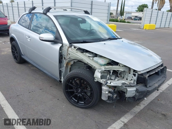 2010 Volvo C30 с VIN YV1672MK7A2174919, выставлен на аукционе IAAI как лот 42254387 с пробегом Не указан миль и . История ставок и продаж доступна на DreamBid. Изображение 1.