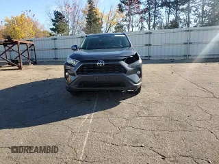 2020 Toyota RAV4 XLE with VIN 2T3P1RFVXLW119614, listed as a Copart auction lot 77139364 with 74,020 mi miles and Salvage Title. Bid and sale history available at carsss.com. Image 11.