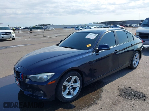 2014 BMW 3 Series 328i z VIN WBA3C1C58EK115326, wystawiony jako IAAI lot #42403532 z przebiegiem 135 348 mil mil oraz . Historia ofert i sprzedaży dostępna na DreamBid. Obrazek 2.