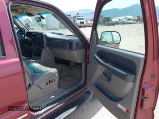 2003 Chevrolet Suburban LT with VIN 1GNFK16Z73J201741, listed as a IAAI auction lot 42532663 with 275,951 mi miles and . Bid and sale history available at DreamBid. Image 5.