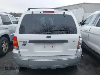 2007 Ford Escape XLT with VIN 1FMYU03197KB80133, listed as a IAAI auction lot 41084715 with 185,132 mi miles and . Bid and sale history available at DreamBid. Image 16.