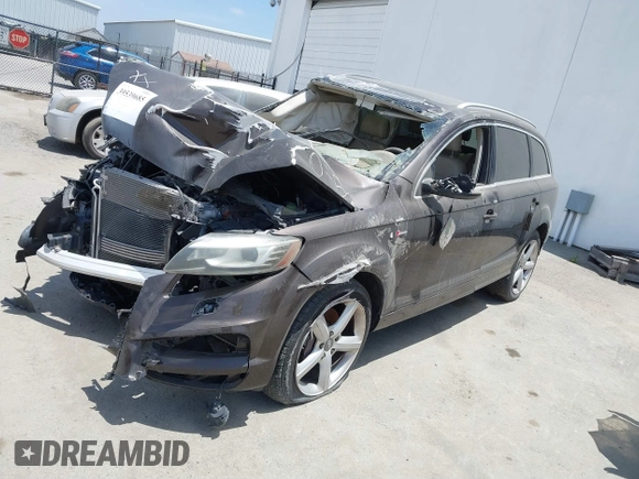 2011 Audi Q7 S line with VIN WA1DGAFE3BD010419, listed as a IAAI auction lot 39539685 with Not provided miles and . Bid and sale history available at DreamBid. Image 2.