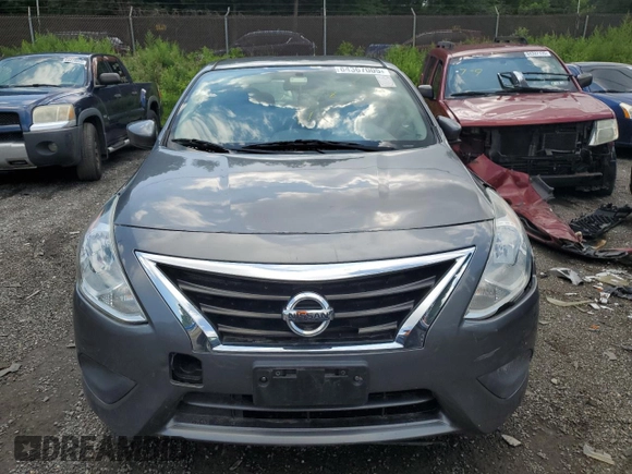 2016 Nissan Versa S z VIN 3N1CN7APXGL902657, wystawiony jako Copart lot #64367005 z przebiegiem Nie podano mil oraz Szkoda całkowita • Salvage title. Historia ofert i sprzedaży dostępna na DreamBid. Obrazek 5.