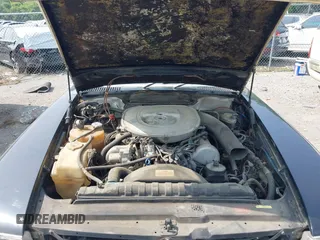 1982 Mercedes-Benz 380 SL z VIN WDBBA45A0CB017032, wystawiony jako IAAI lot #42461326 z przebiegiem 153 044 mil mil oraz . Historia ofert i sprzedaży dostępna na DreamBid. Obrazek 10.