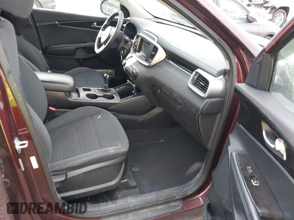 2018 Kia Sorento LX with VIN 5XYPG4A51JG354830, listed as a IAAI auction lot 41507165 with 99,598 mi miles and . Bid and sale history available at DreamBid. Image 5.