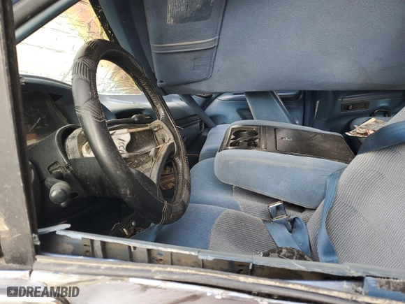 1996 Ford F-250 HD with VIN 1FTHX26G3TEB41098, listed as a Copart auction lot 83012794 with 0 mi miles and Non Repairable. Bid and sale history available at carsss.com. Image 7.