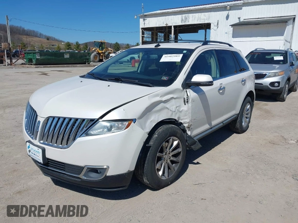 2015 Lincoln MKX with VIN 2LMDJ8JK5FBL28180, listed as a IAAI auction lot 41902983 with 112,790 mi miles. Bid and sale history available at carsss.com. Image 6.
