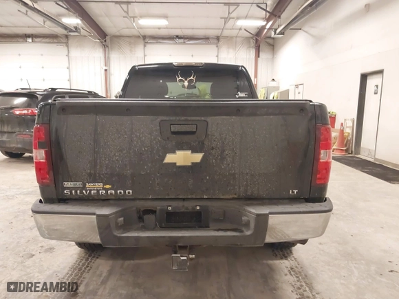2010 Chevrolet Silverado 1500 LT with VIN 1GCSKSE30AZ132965, listed as a IAAI auction lot 41532816 with 224,632 mi miles. Bid and sale history available at carsss.com. Image 16.