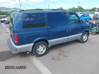2000 GMC Safari Passenger with VIN 1GKDM19W3YB516456, listed as a IAAI auction lot 41653733 with 168,265 mi miles. Bid and sale history available at carsss.com. Image 4.