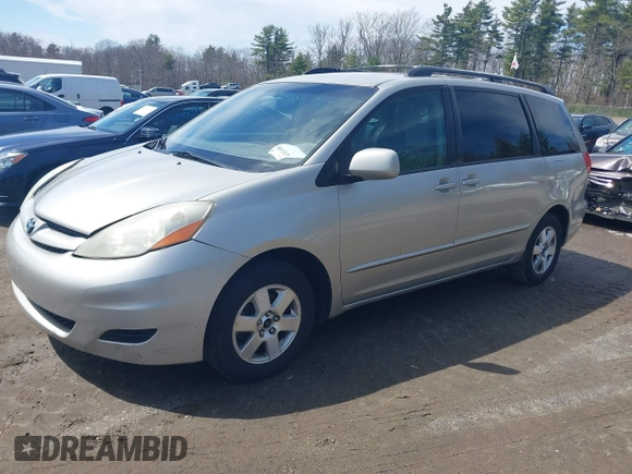 2008 Toyota Sienna XLE with VIN 5TDZK22C18S178979, listed as a IAAI auction lot 42024980 with 202,865 mi miles. Bid and sale history available at carsss.com. Image 2.