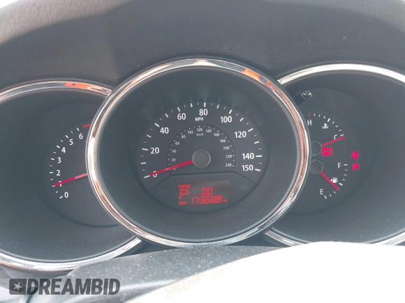 2013 Kia Sorento EX with VIN 5XYKUDA61DG384037, listed as a IAAI auction lot 42449718 with 173,688 mi miles and . Bid and sale history available at DreamBid. Image 7.