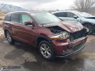 2014 Toyota Highlander XLE with VIN 5TDJKRFH7ES044579, listed as a IAAI auction lot 41354504 with 137,794 mi miles. Bid and sale history available at carsss.com. Image 1.