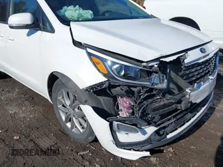 2019 Kia Sedona LX with VIN KNDMB5C13K6547535, listed as a IAAI auction lot 41430560 with 59,937 mi miles. Bid and sale history available at carsss.com. Image 6.